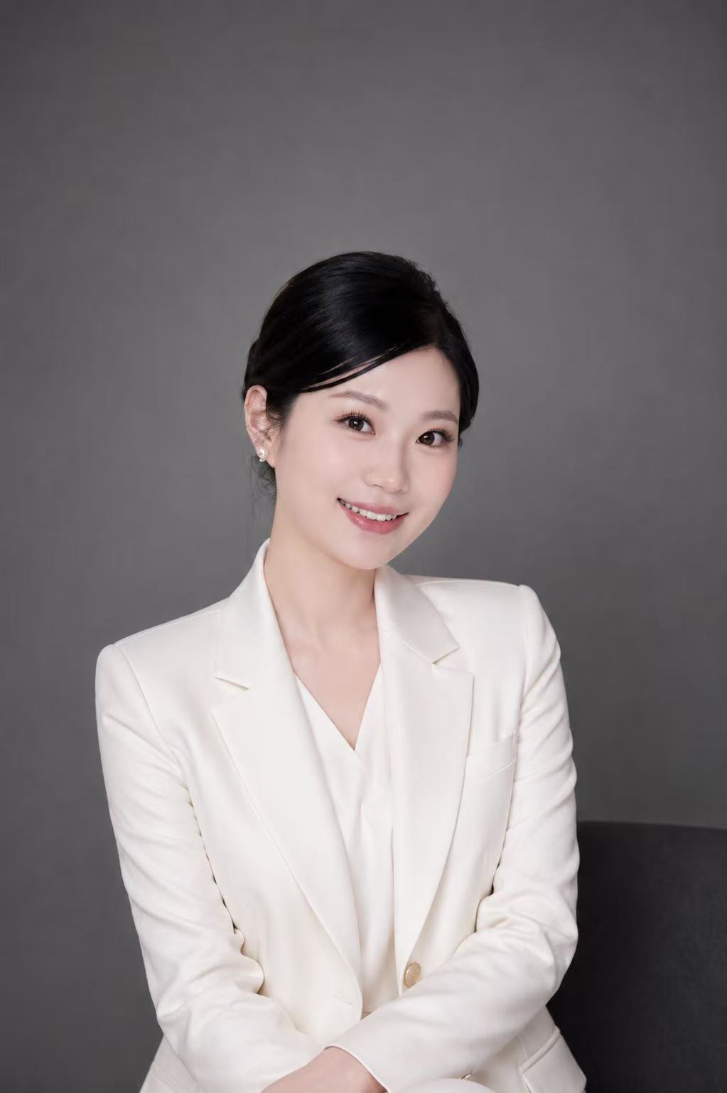Vivi Wu 吴昊雯人物照片
